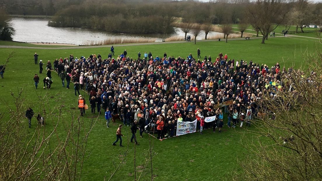 In maart vormden actievoerders een menselijk blok in het Nollebos