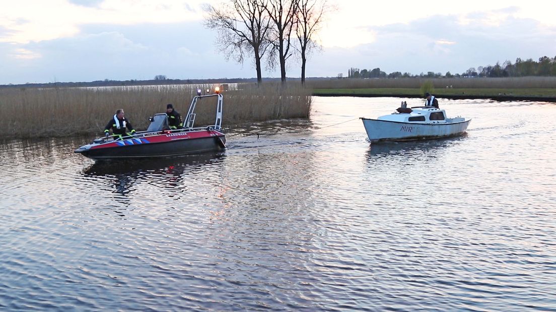 Het bootje werd losgetrokken (Rechten: Persbureau Meter)