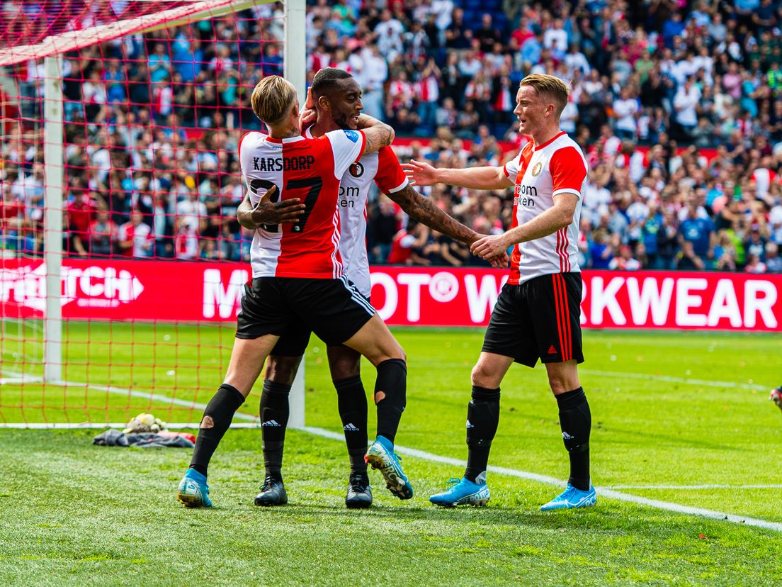 Blijdschap na de goal van Leroy Fer.