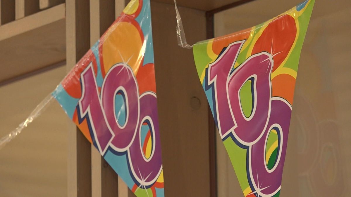 Honderdjarige uit Nieuw-Schoonebeek viert feest