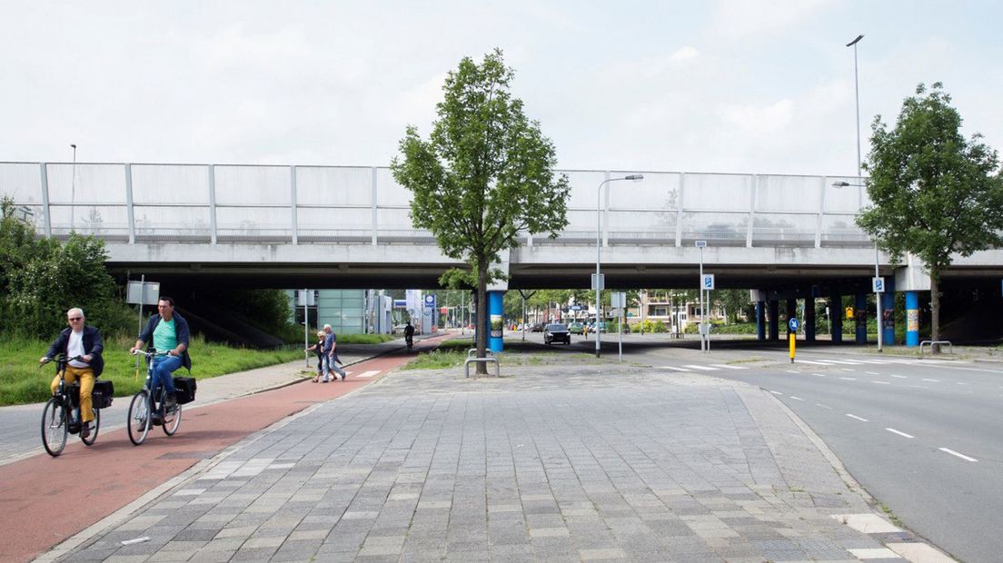 Het oude viaduct over de Paterswoldseweg