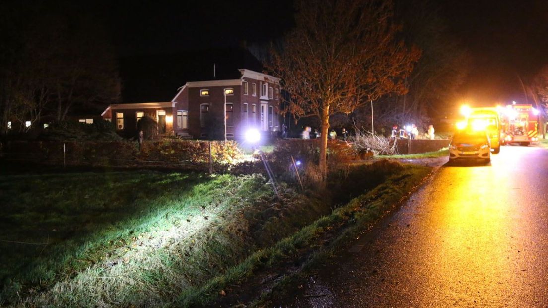 De tuin van de boerderij waar de auto tot stilstand kwam