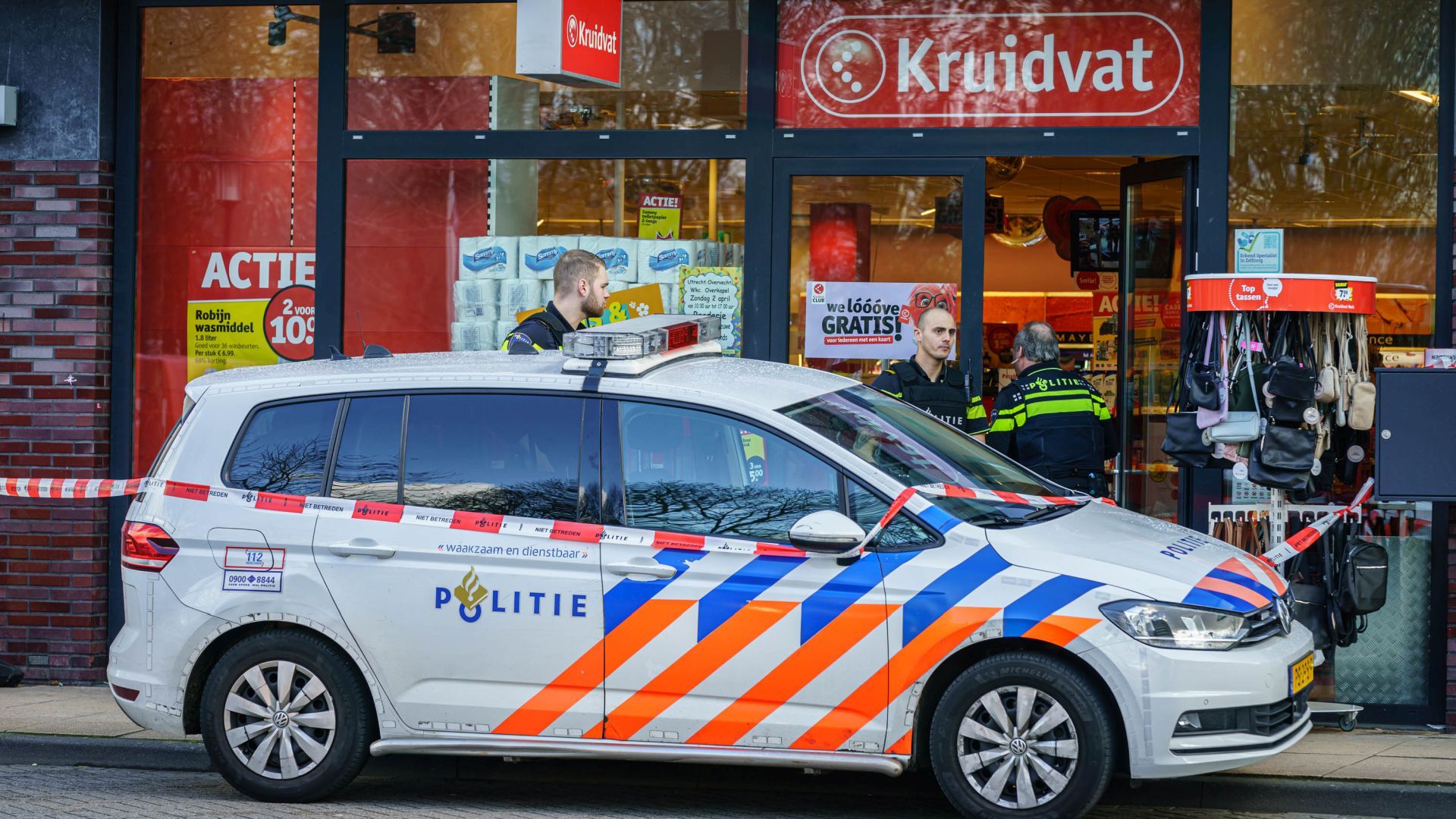 Overval Op Kruidvat In Overvecht, Politie Maakt Jacht Op Dader - RTV ...