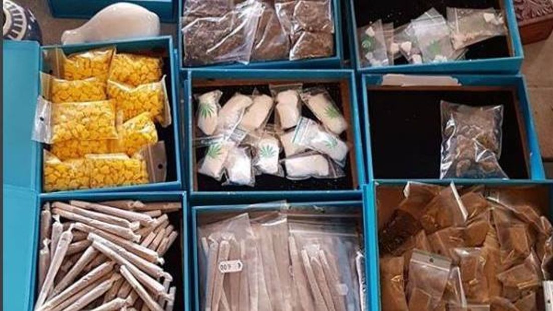 Winkel in Sas van Gent 'verkoopt' pillen, cocaïne en joints