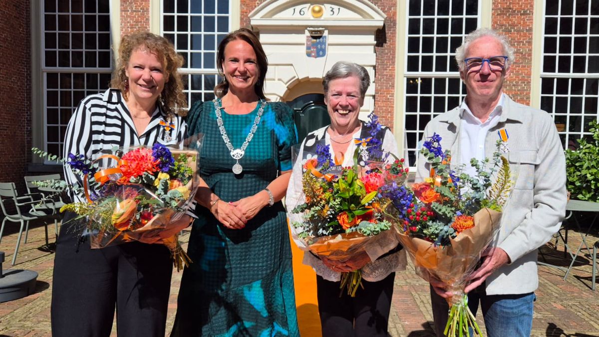Lintjesregen 2026: lees hier wie er in Voorschoten een lintje heeft gekregen