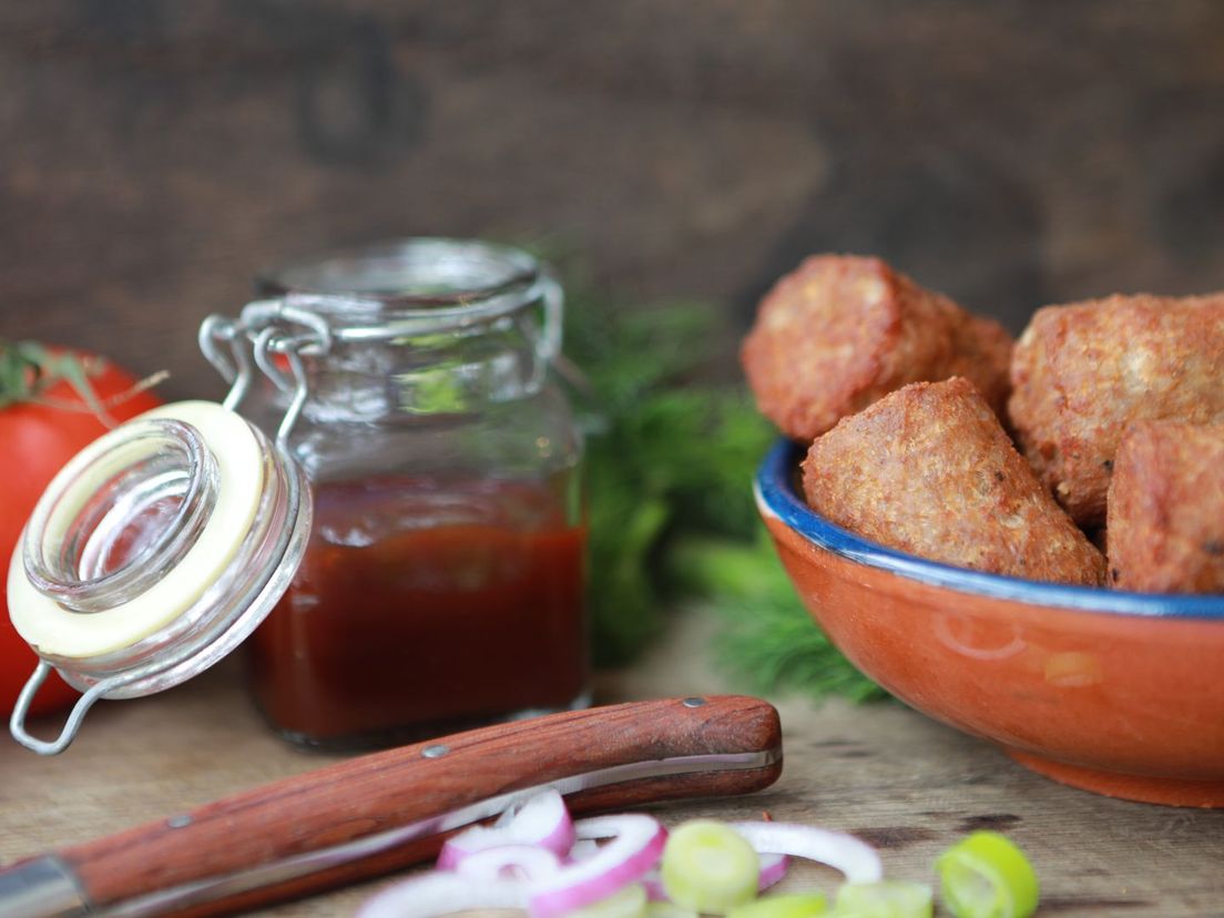 Dit is 'm: de eerste veganistische frikandel, nota bene van Rotterdamse makelij