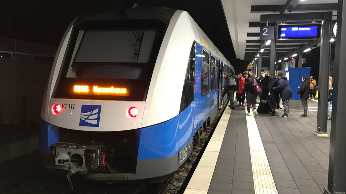 De nieuwe treinverbinding Nordhorn - Bad Bentheim trekt meer reizigers dan verwacht (Rechten: RTV Drenthe/Serge Vinkenvleugel)