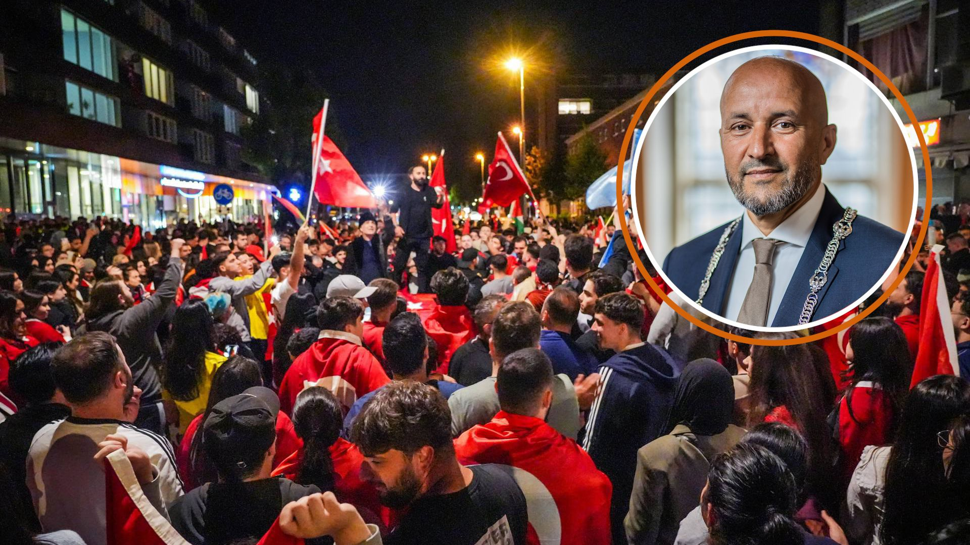 Turkse fans. Inzet: Ahmed Marcouch.