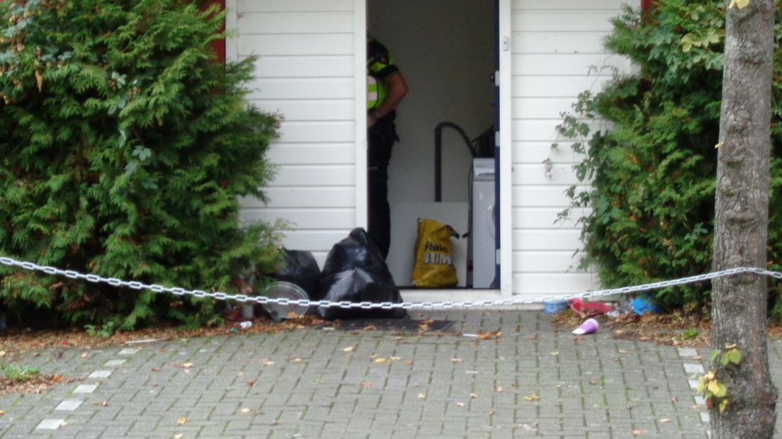 Politie-inval in Rolderstraat Assen  (Rechten: Van Oost Media)