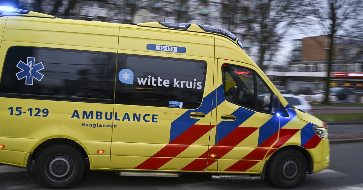 112 information |  Ambulance employees verbally abused and spat at – Automobile results in ditch