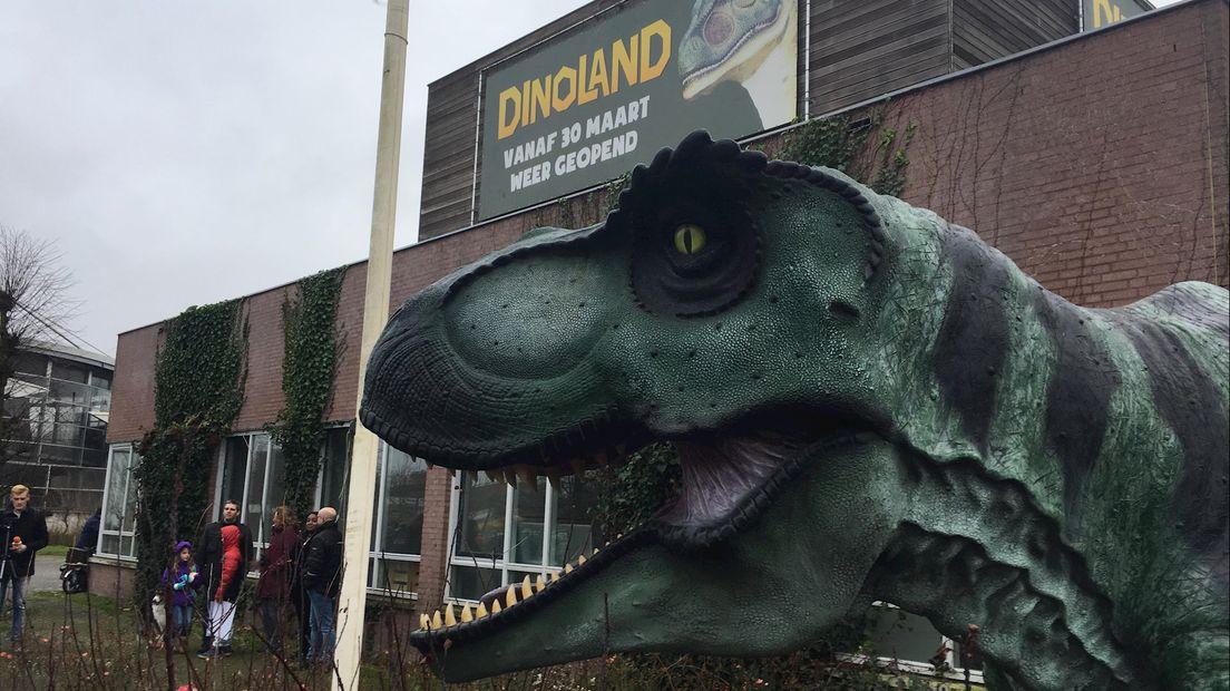 De ontvoerde dinosaurussen staan weer op hun vaste plek