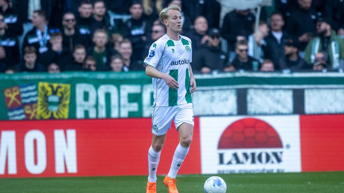 De bal rolt bij FC Groningen - AZ