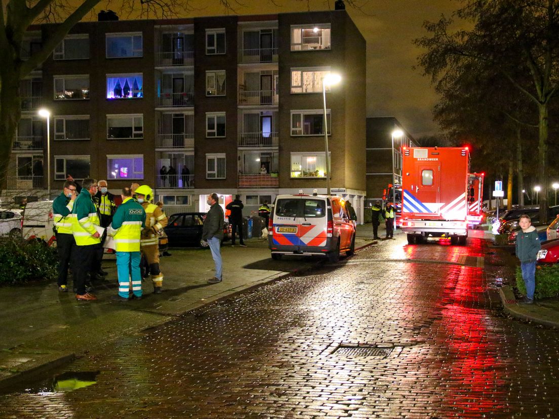 Brandweer rukt uit voor gas-achtige lucht in Vlaardingen.