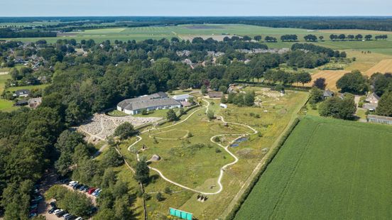 Hunebedcentrum Borger wil uitbreiden voor ruim 27 miljoen: 'Kunnen we niet uit eigen zak betalen' Hunebedcentrum Borger wil uitbreiden voor ruim 27 miljoen: 'Kunnen we niet uit eigen zak betalen'