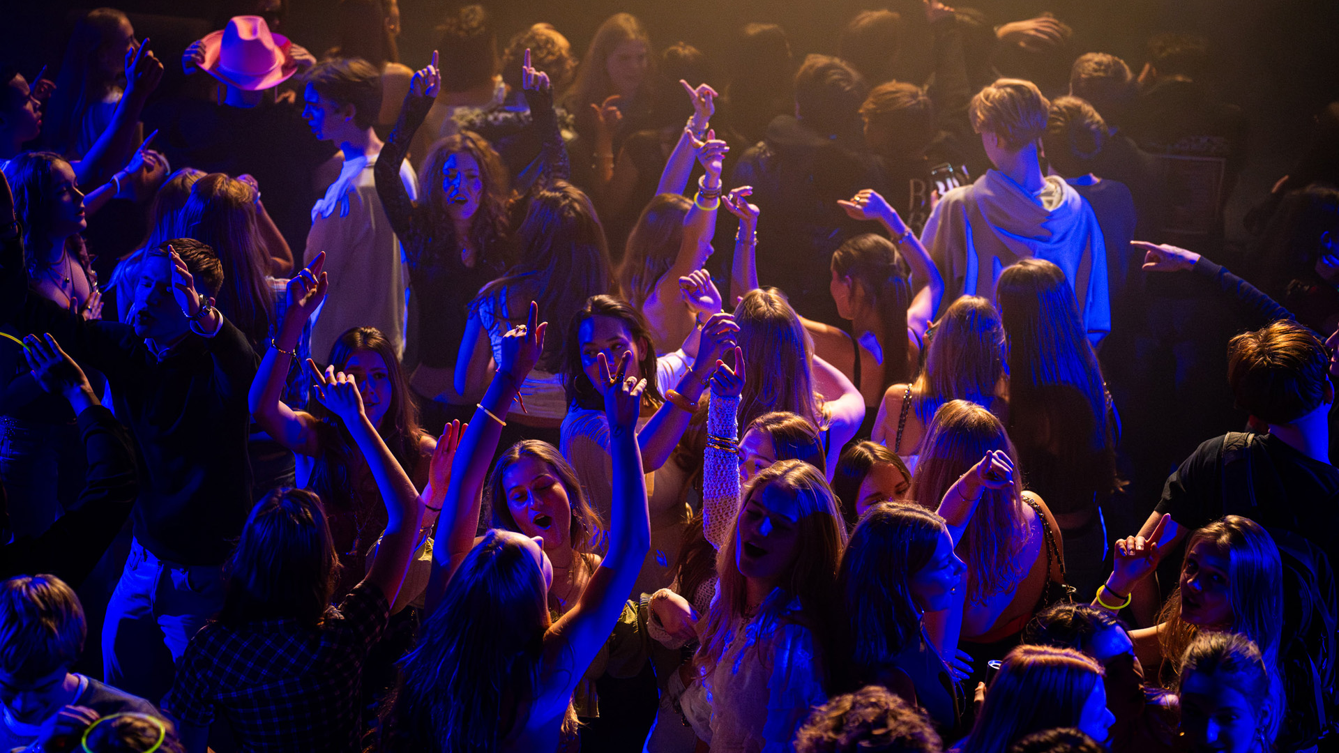 Dansen tot diep in de nacht, Utrechtse jongeren hopen op meer 15+ clubnachten