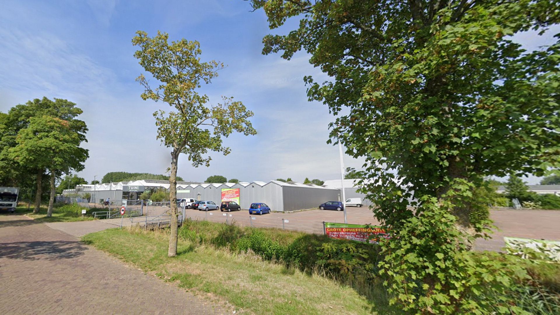 Defensie overweegt aanschaf terrein bij vliegbasis Leeuwarden voor opvang asielzoekers