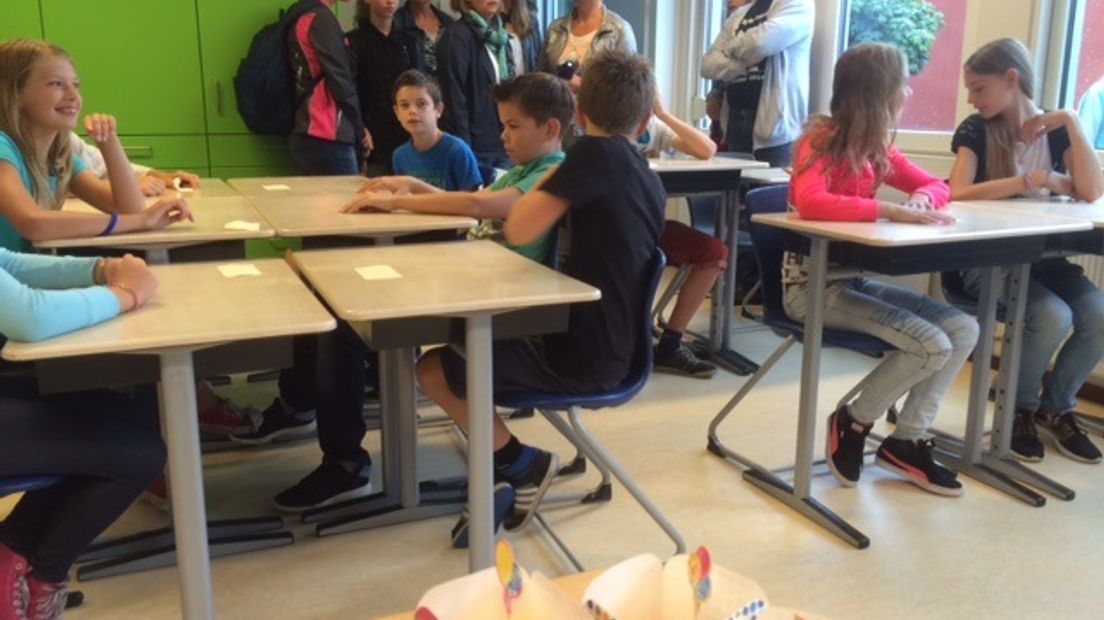De kinderen in hun nieuwe klas (Rechten: Anthon van der Neut/RTV Drenthe)