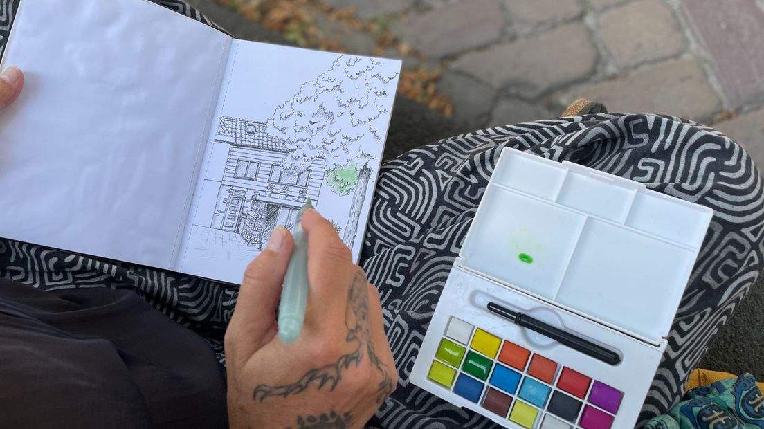 Een klein schetsboekje is voldoende om te kunnen tekenen op straat l