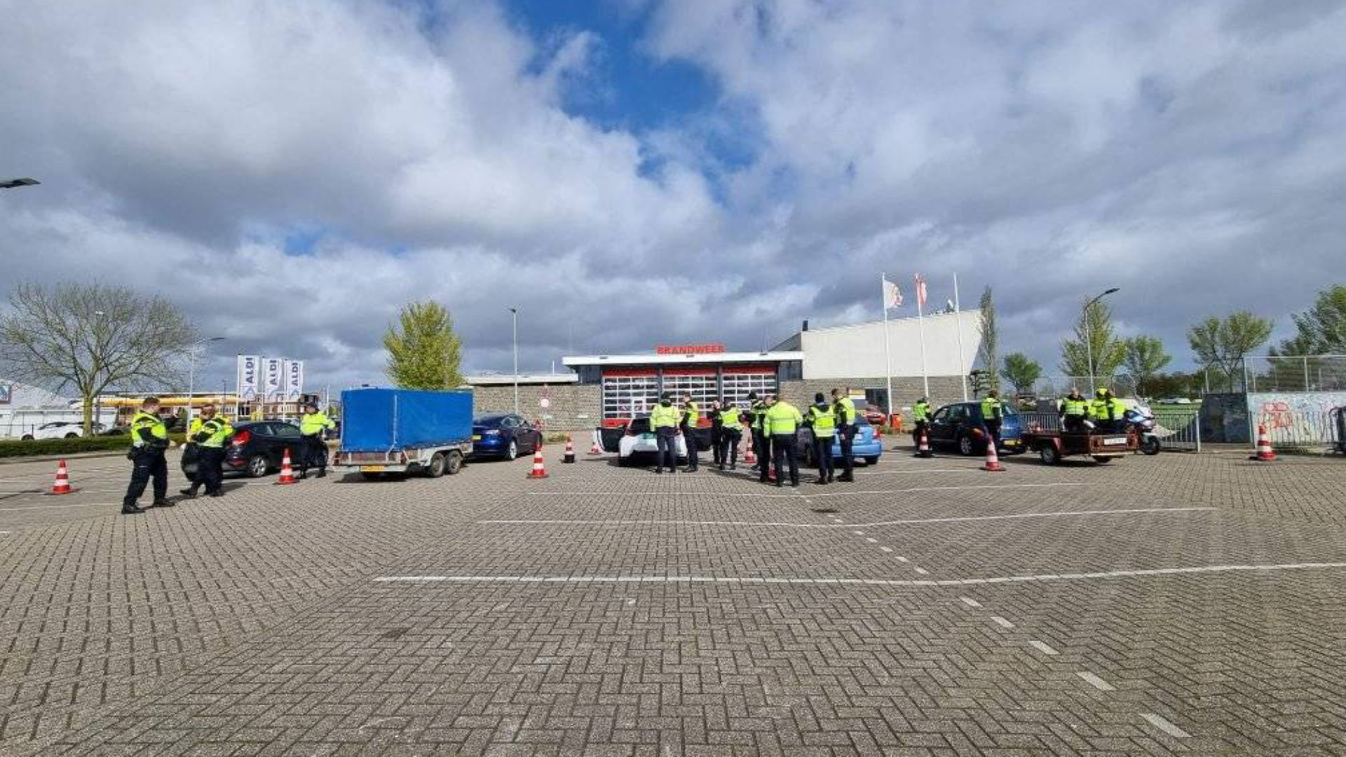 Verkeerscontrole Met Veel Boetes En 4.500 Euro Geïnd | Man Gewond Na ...