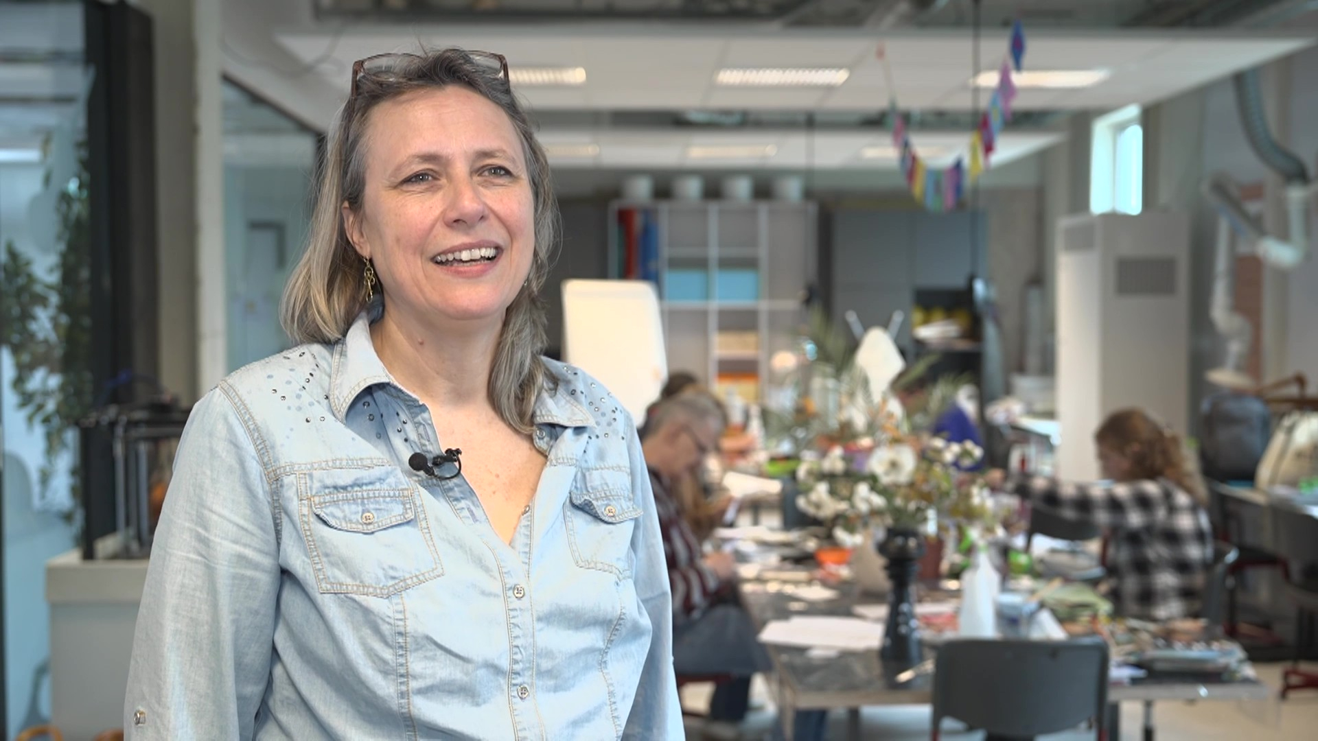 Deze vazen zijn versierd door mensen met lichamelijke uitdaging: ‘Leuk om te doen’