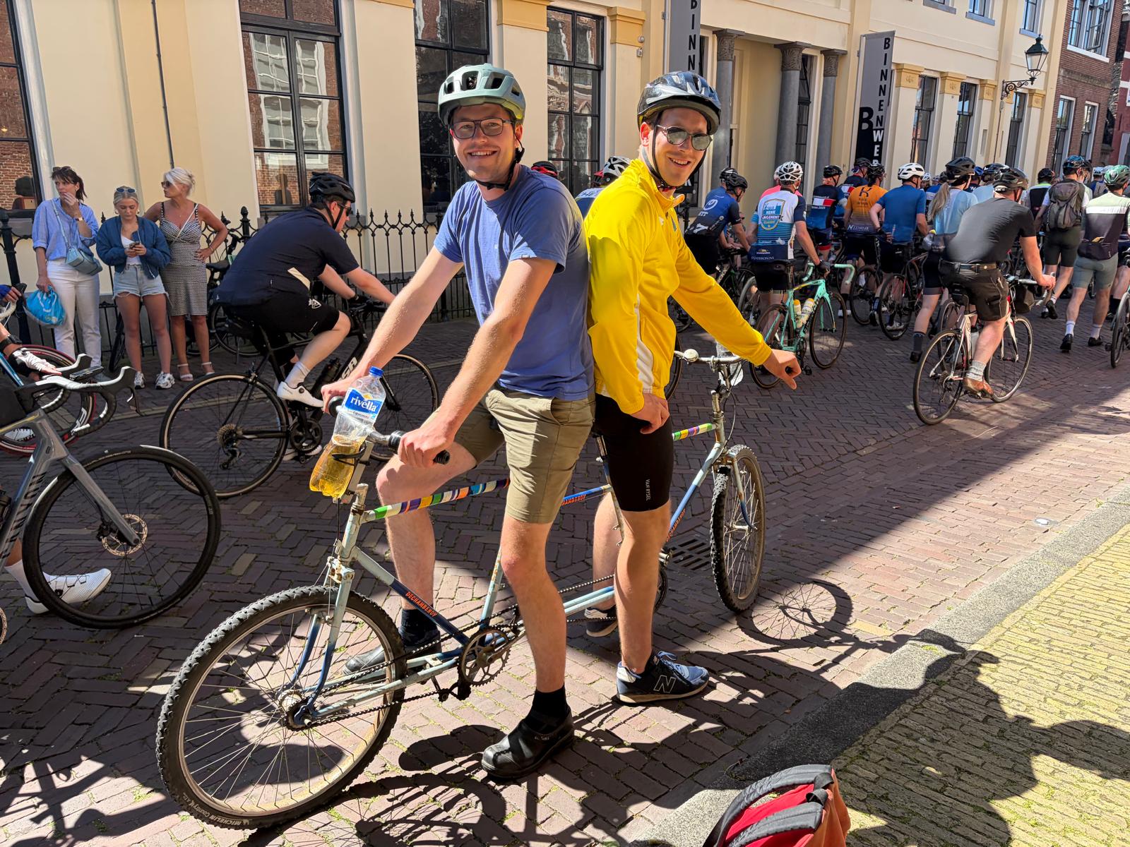Hoe komme je mei dizze fyts foarút?