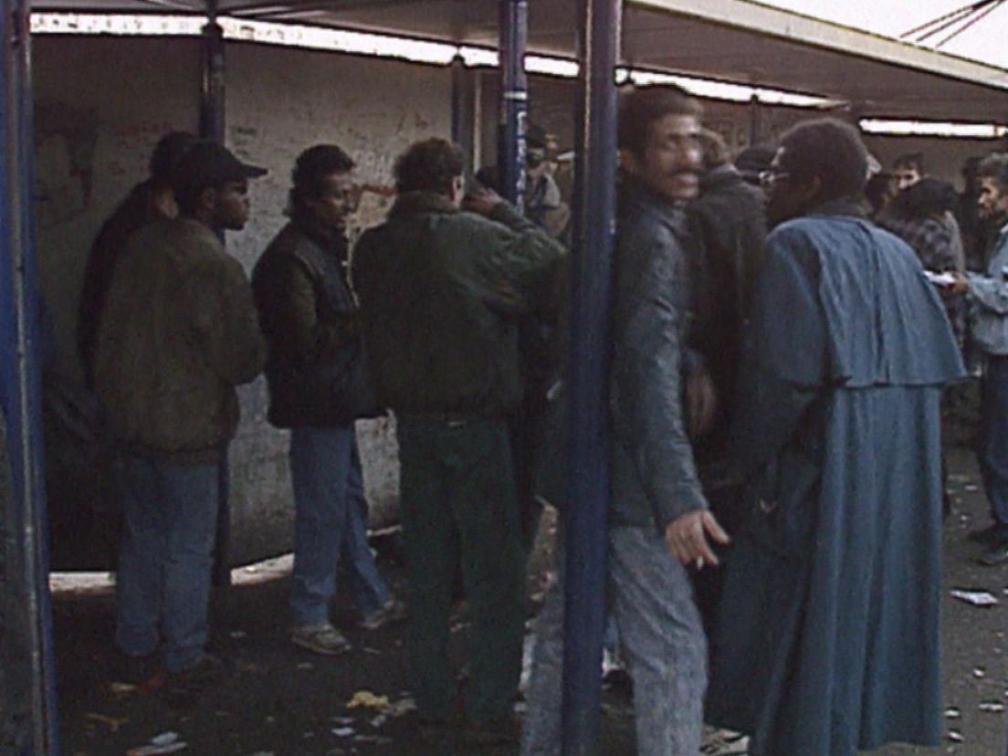 中毒者が大量に薬物を使用していたプラットフォームゼロ。