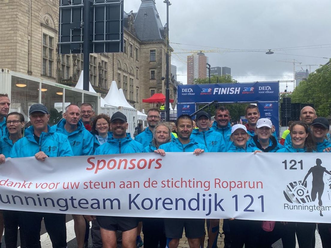 Team 121 is ook over de finish gekomen op de Coolsingel na de Roparun