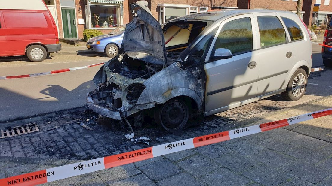 Autobrand in Enschede blijkt aangestoken