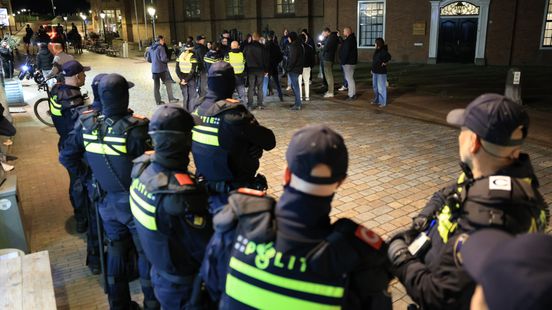 Politie massaal aanwezig op Scheveningen bij demonstratie na steekpartij in supermarkt Home