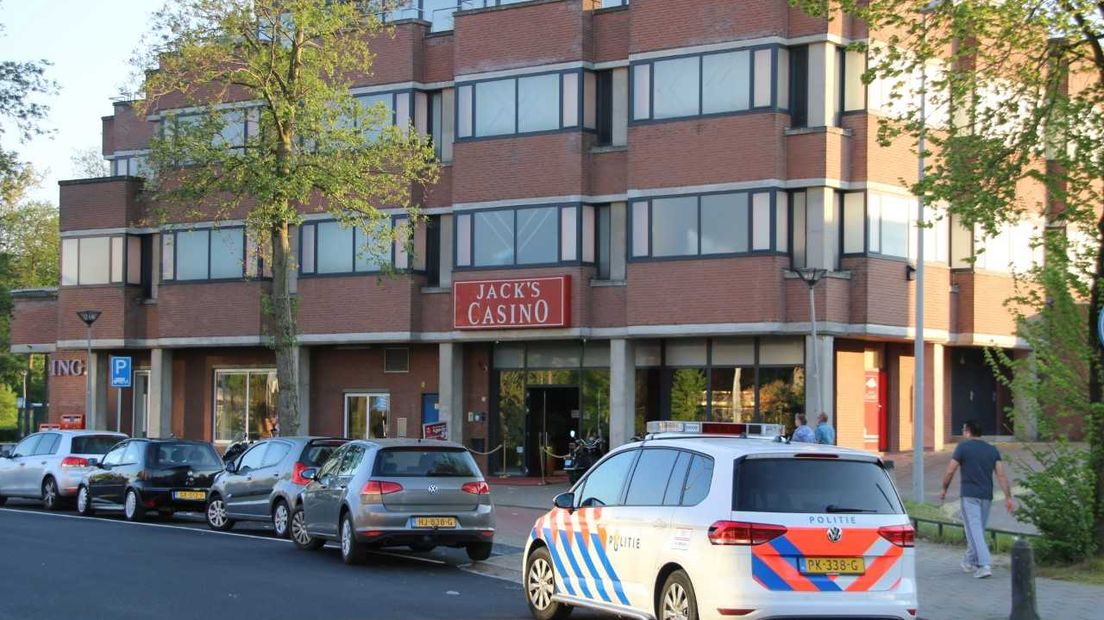 De politie is aanwezig bij Jack's Casino.