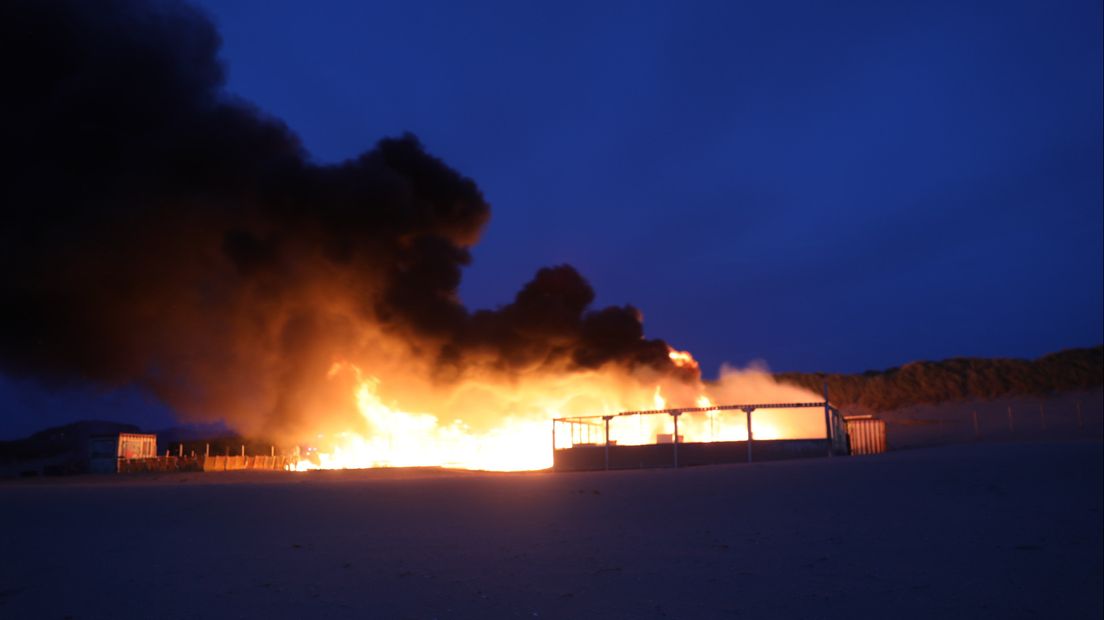 De brand brak uit bij beachclub Amigos op Kijkduin