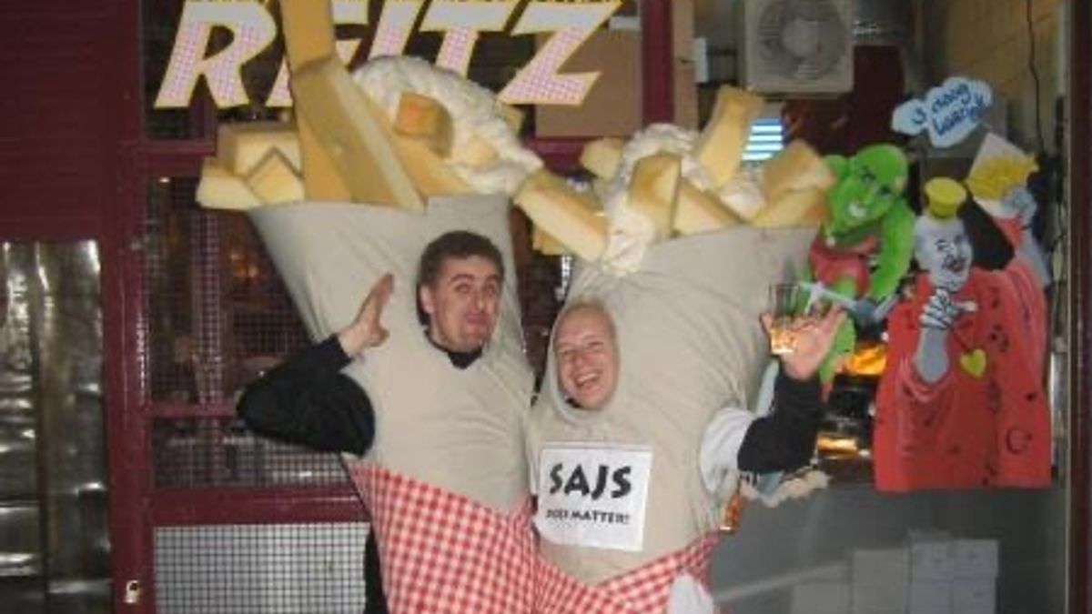 Van Meerssen naar Brussel: carnavalskostuum krijgt plek in frietmuseum