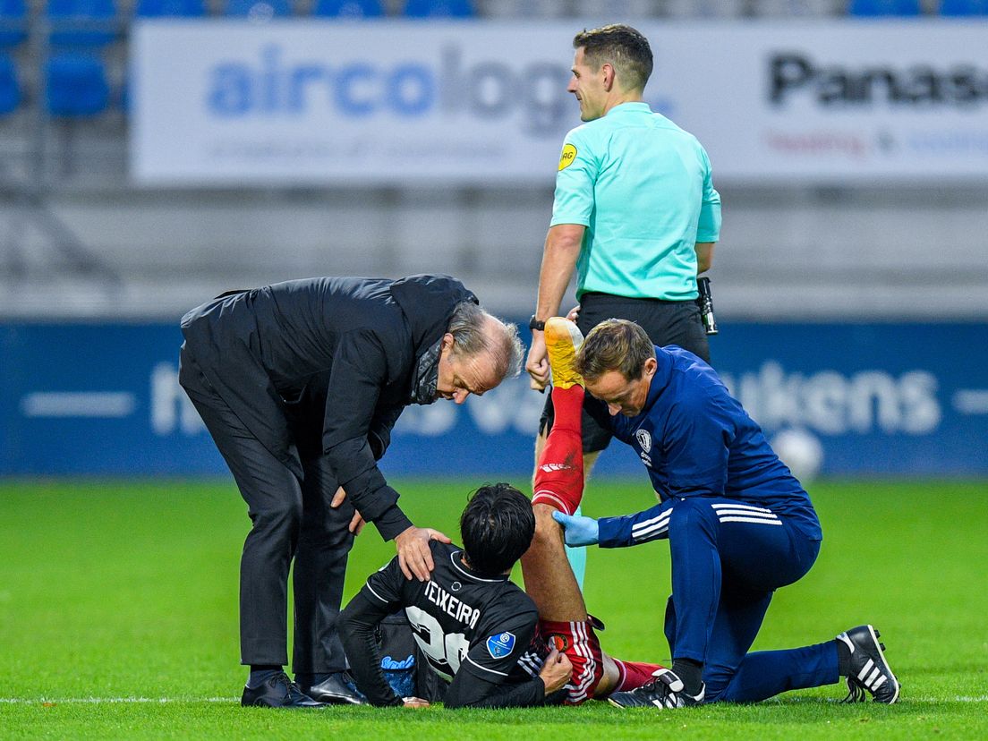 João Texeira viel tijdens RKC Waalwijk-Feyenoord geblesseerd uit