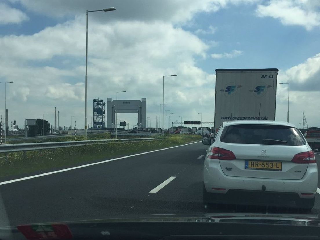 De 63-ste storing van de Botlekbrug