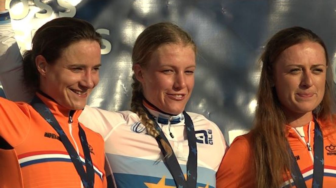 Annemarie Worst uit Nunspeet is zondag Europees kampioen veldrijden geworden. Dat flikte ze in het Brabantse Rosmalen.