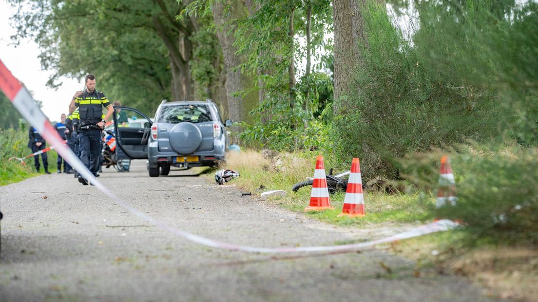 Politieonderzoek op de plek van het ongeluk