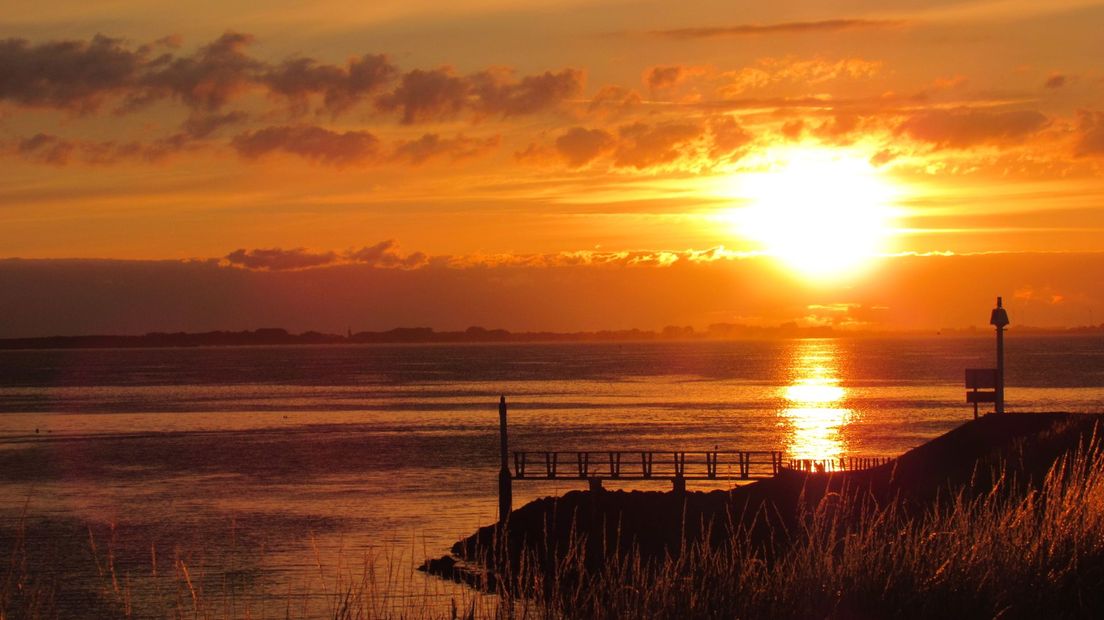 Zonsopkomst bij Kats over de Oosterschelde