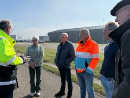 Pompen of vol intrappen? Senioren leren 'modern remmen' bij opfriscursus autorijden