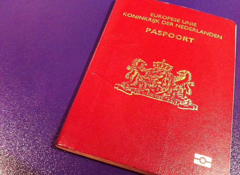 Waarom moet je paspoort nog zo lang geldig zijn bij terugkomst? - Rijnmond