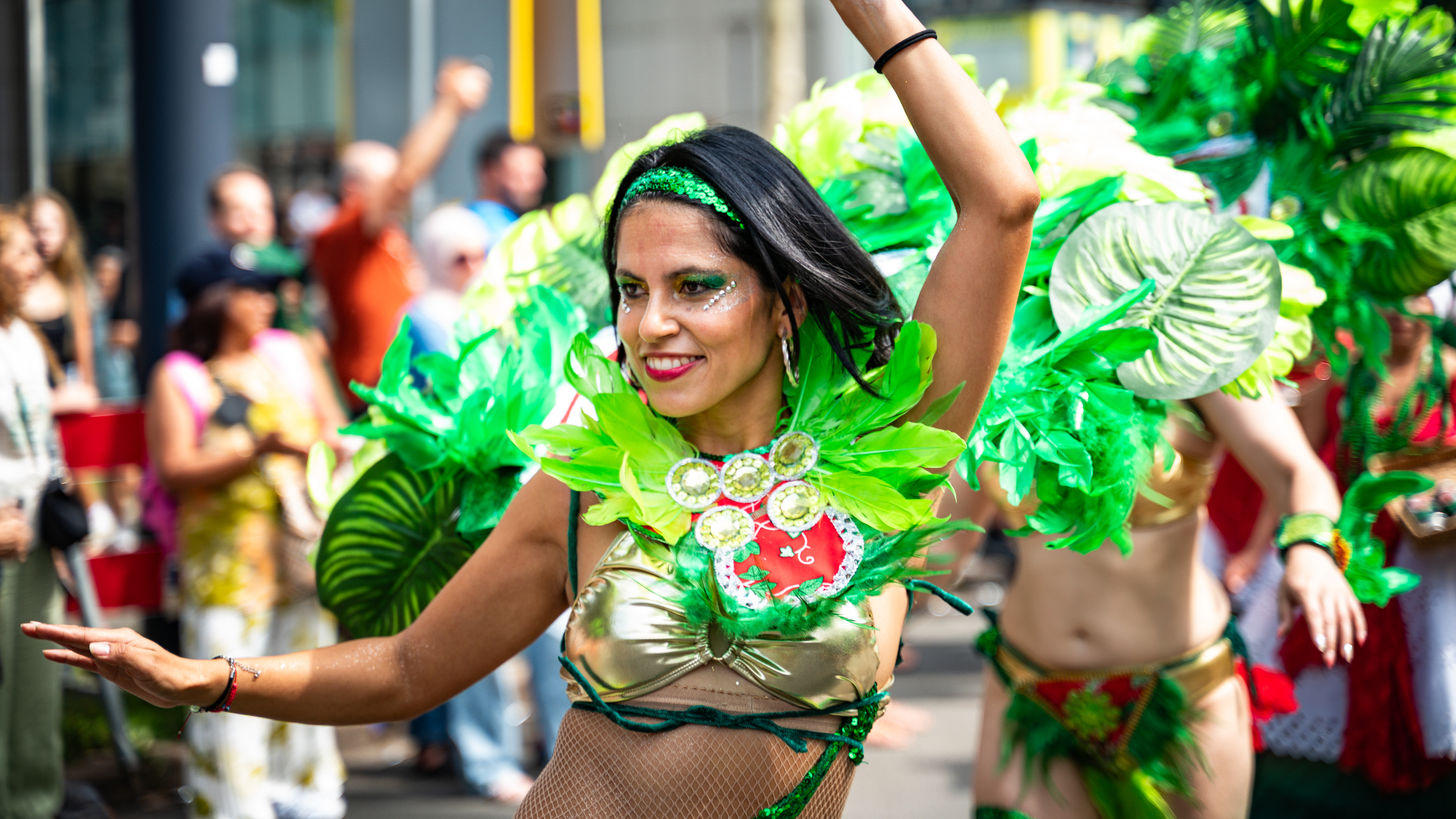 Het is altijd een kleurrijke bedoening tijdens het Zomercarnaval