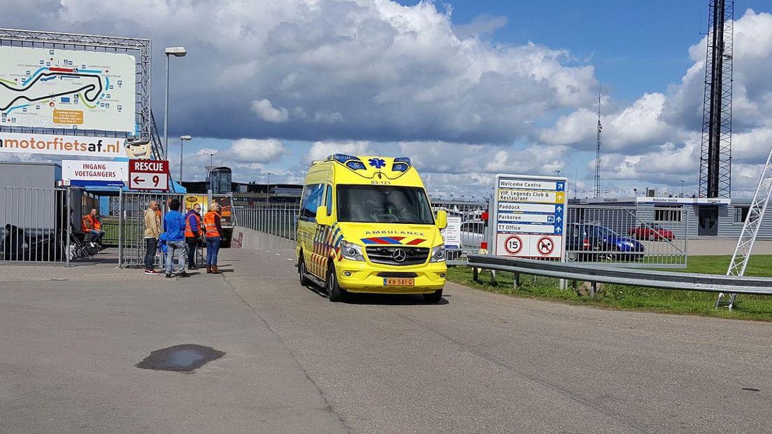 De vrijwilligers zijn naar het ziekenhuis gebracht (Rechten: Persbureau Meter)