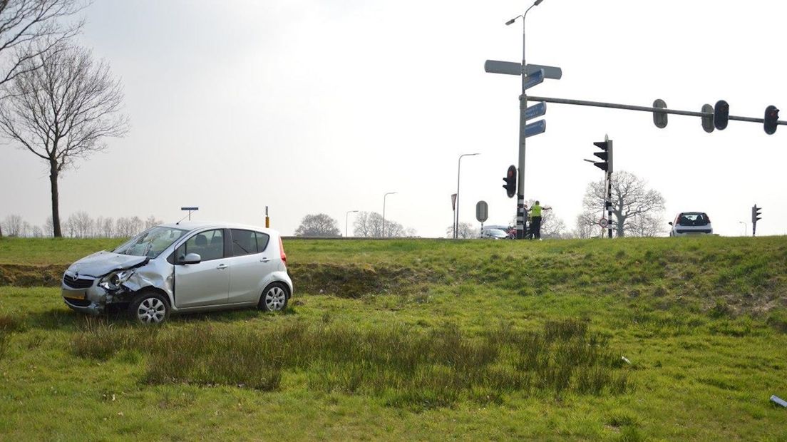 Auto van talud in Tuk