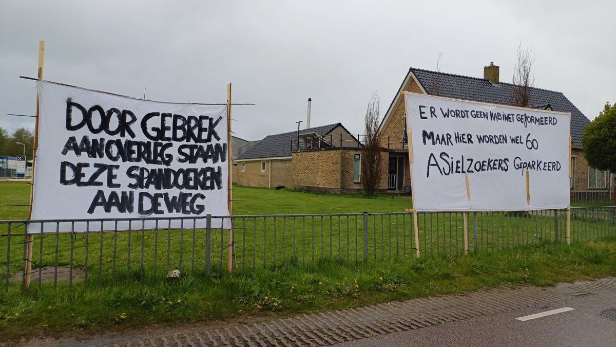 Bewoners Harkema protesteren tegen komst opvanglocatie, maar die staat nog niet vast