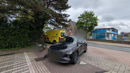 Auto rijdt scooter aan • zware aanrijding
