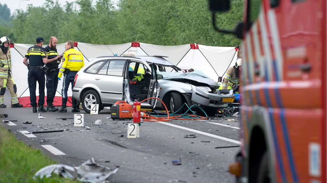 De bestuurder van de auto is zwaargewond geraakt.