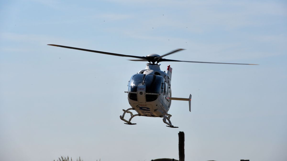 Persoon te water in Cadzand, slachtoffer met helikopter naar ziekenhuis gebracht