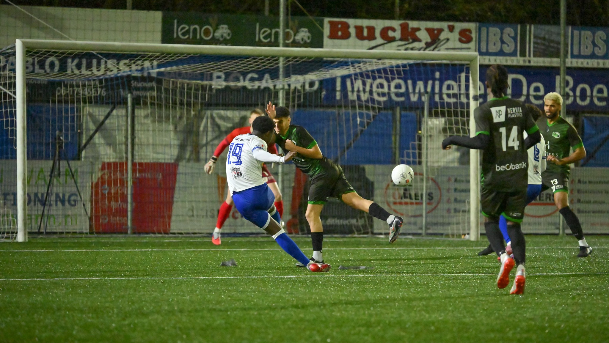 Hoek wint van Zelzate en ziet Zeeuws-Vlaamse testspeler scoren