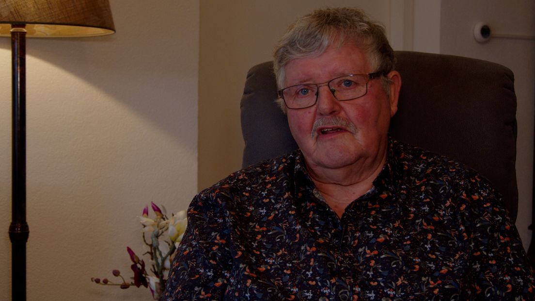 De 78-jarige Herman Asbreuk uit Losser heeft al vanaf jonge leeftijd last van artrose