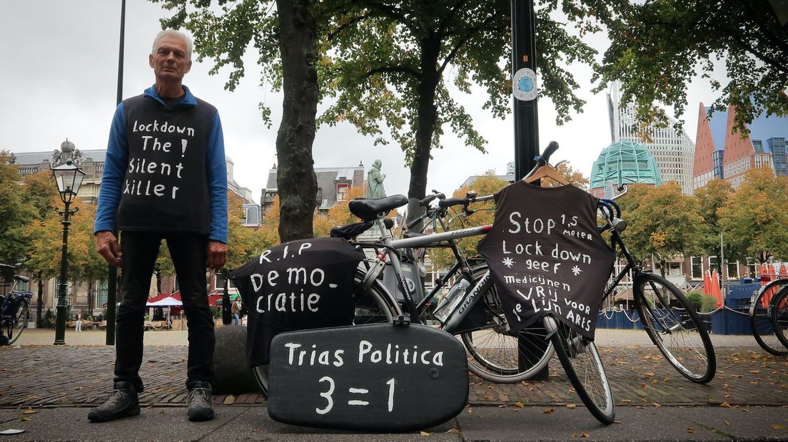 Govert Timmermans is elke dag aan het demonstreren tegen het coronabeleid