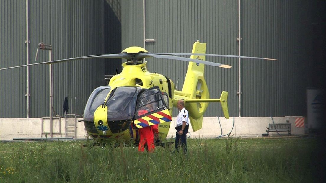 Zwaargewonden na val uit hoogwerker Kampen